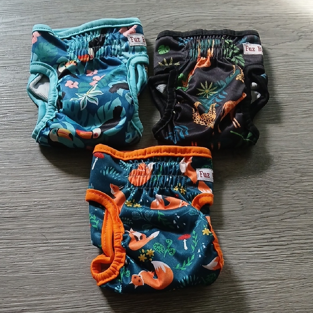 Washable Dog Diapers 3pk Female Doggie Heat Period Giraffe, Tucan Fox Sz S NWOT